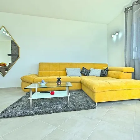 Vakantiehuis House Luka *